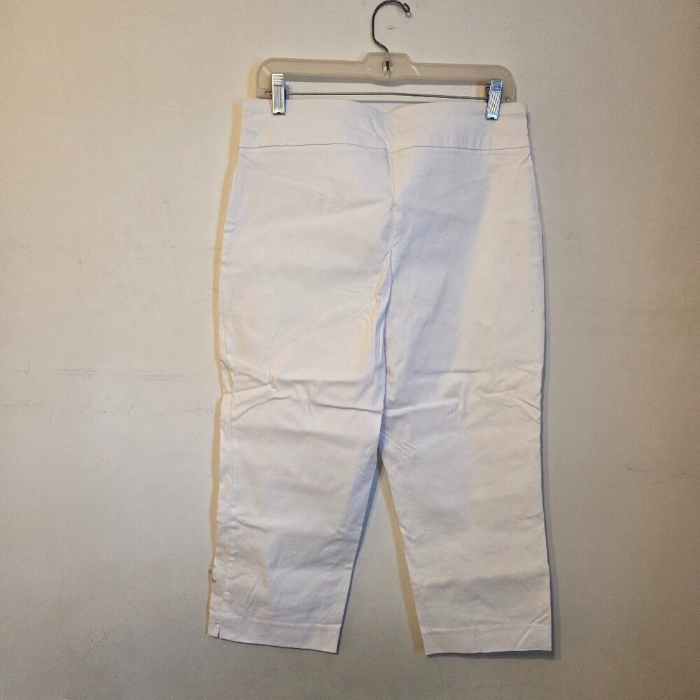 Dana Buchman M White Capri Pants w/Beige Embroidered Flowers on Legs. - Picture 5 of 5